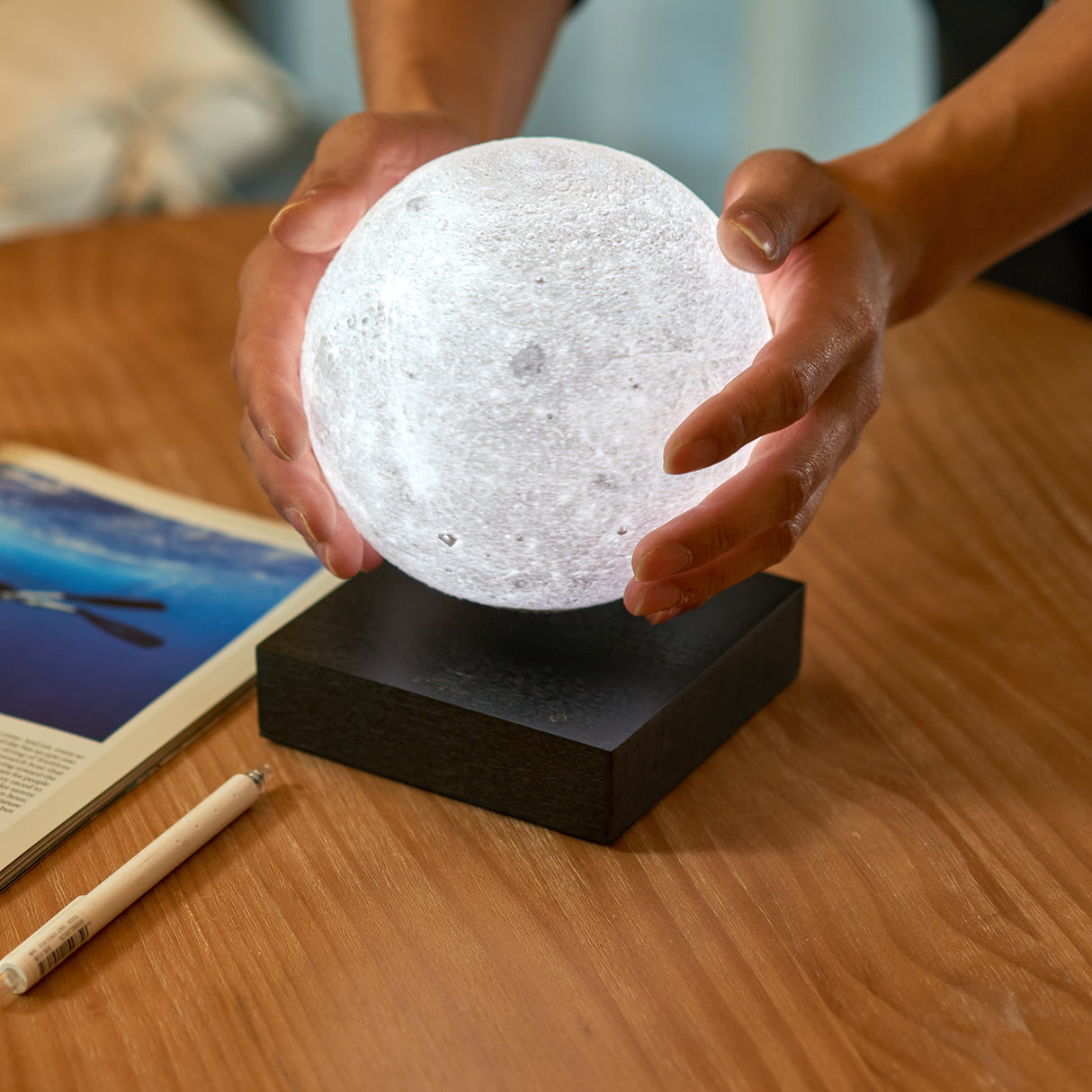 Smart Floating Moon Lamp
