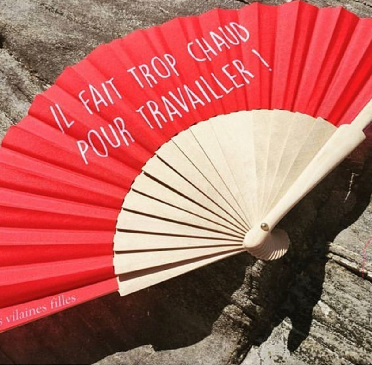 Eventail Il fait trop chaud pour travailler